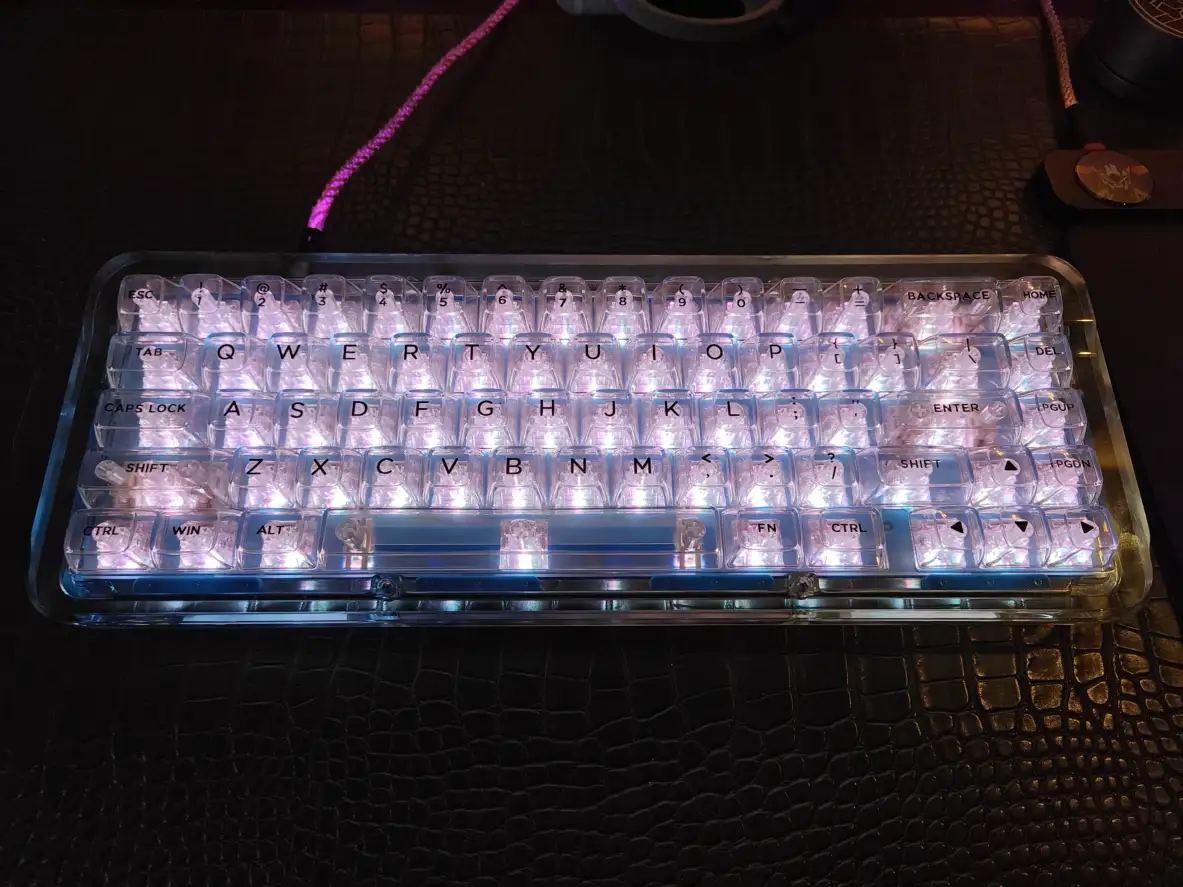 亮瞎双眼的键盘2.webp